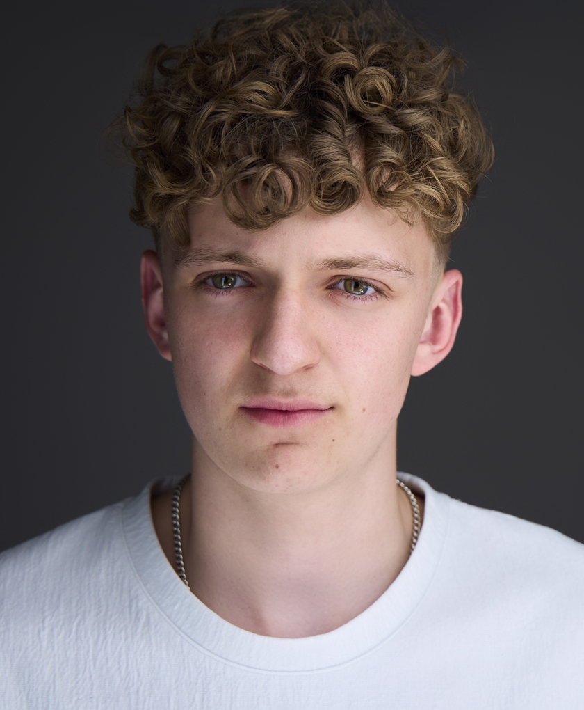 Tim Shey Meier - Headshot (2025) - Tim Shey Meier. Fotografin Maren Kindler - 2025